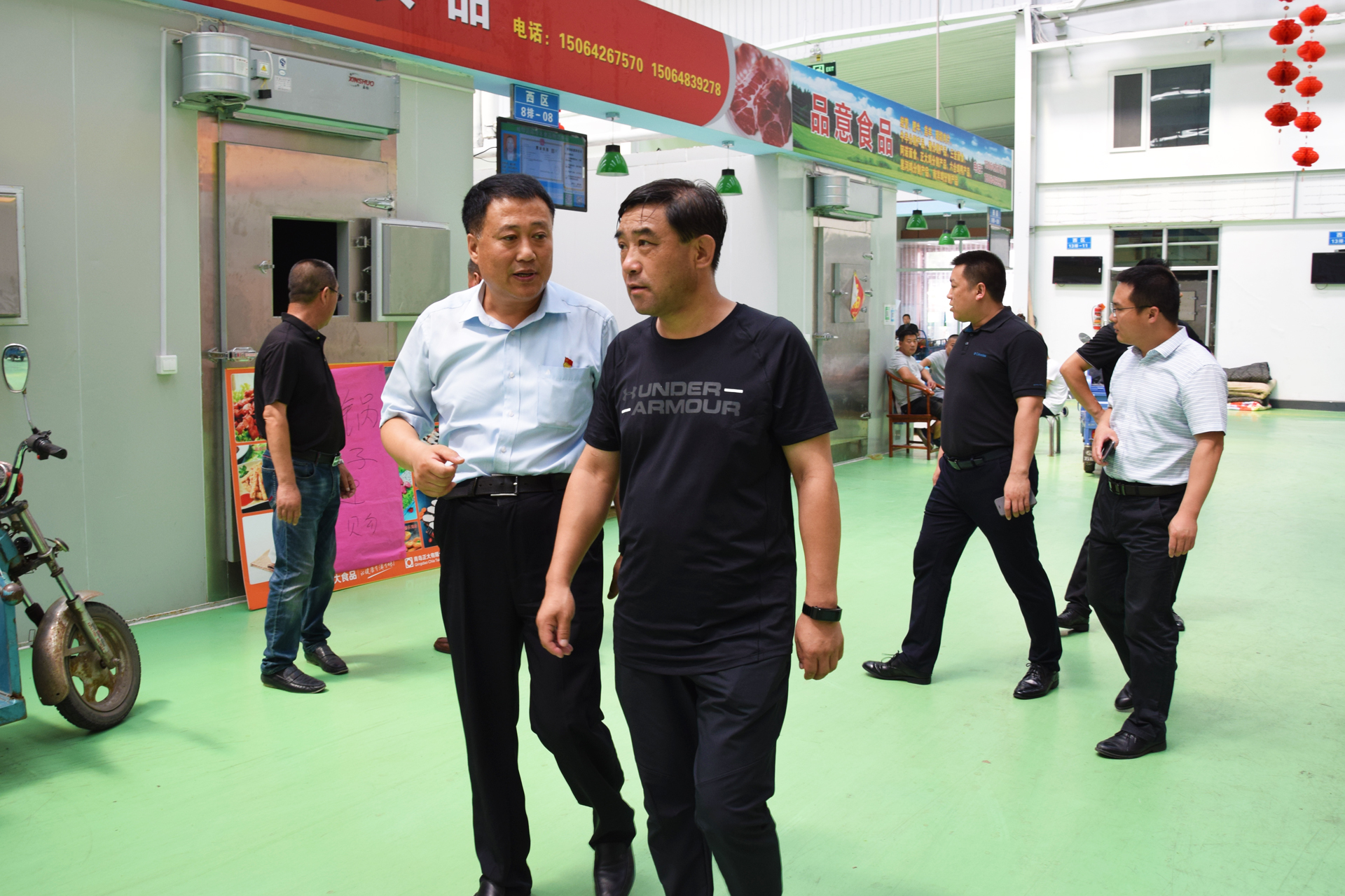 黑龙江省大庆市肇州县副县长刘延莅临城阳批发市场调研农副产品产销