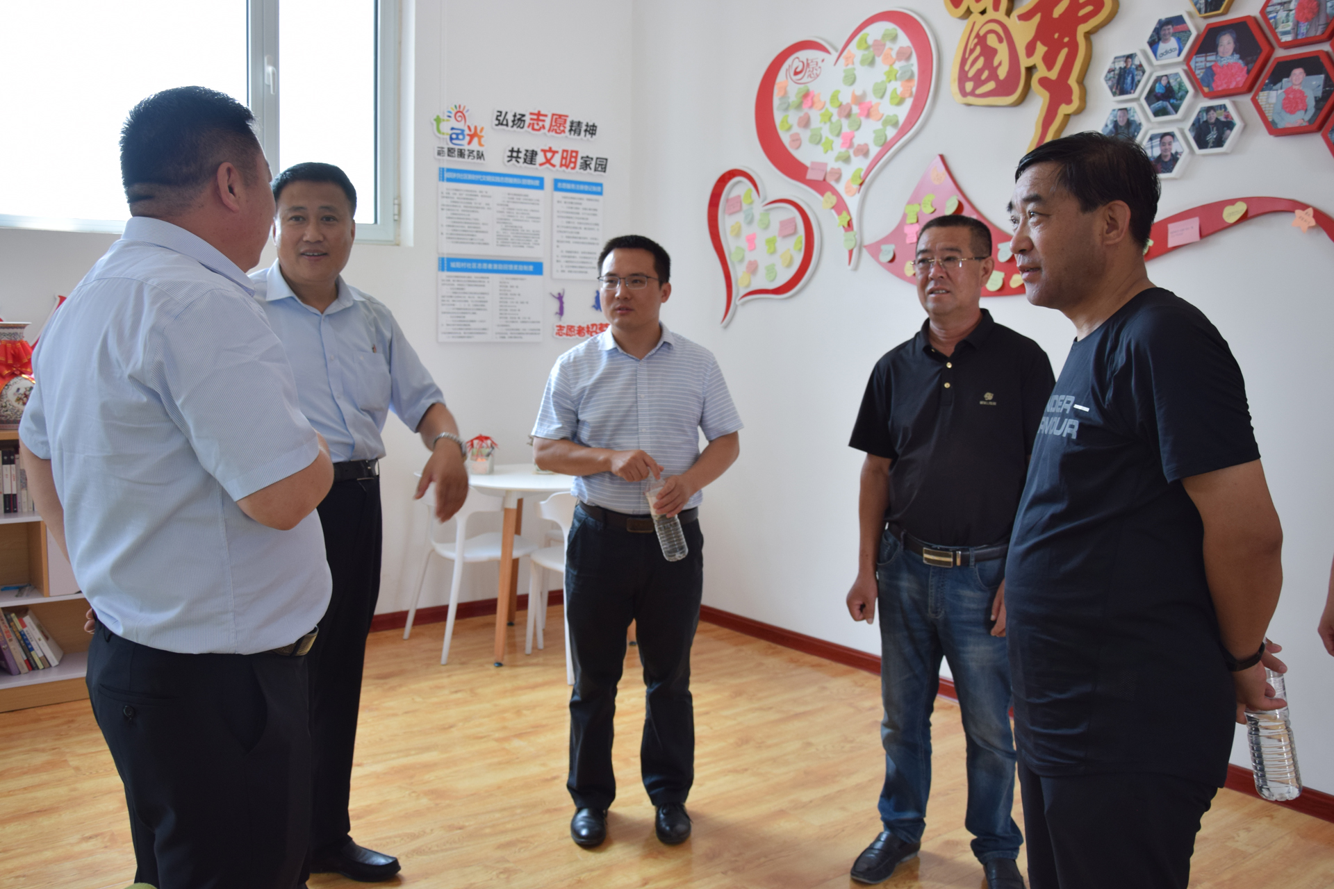 黑龙江省大庆市肇州县副县长刘延莅临城阳批发市场调研农副产品产销