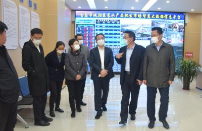 城阳区委副书记、区政府区长殷连刚莅临城阳批发市场调研督导文明典范城市创建工作