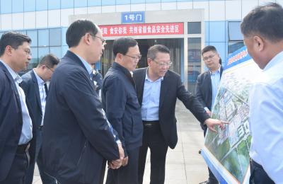 城阳区委常委、区政府副区长夏英平莅临城阳批发市场调研运营发展和纳统工作开展情况
