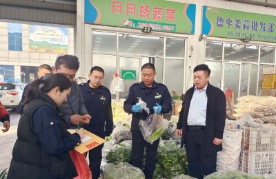 严把食品质检关守护消费者“菜篮子”安全